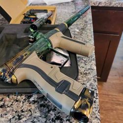 Rare Custom Gold and Green Infamous CS2