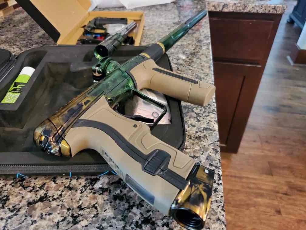Rare Custom Gold and Green Infamous CS2
