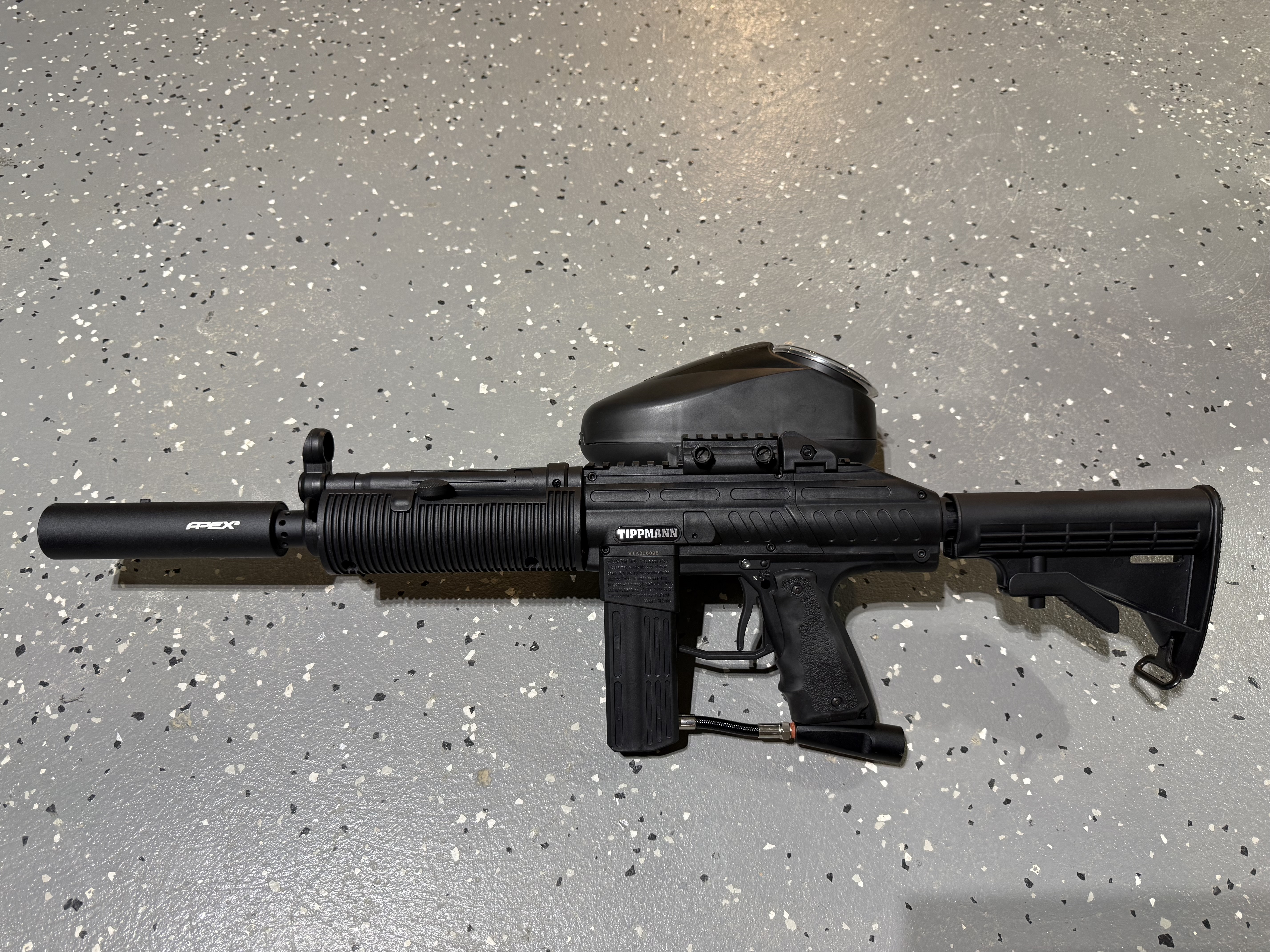 COMPLETE TACTICAL PAINTBALL SETUP – Tippmann Project Salvo – NEVER USED – E-Trigger, Apex Barrel, Rip Clip & DYE Mask