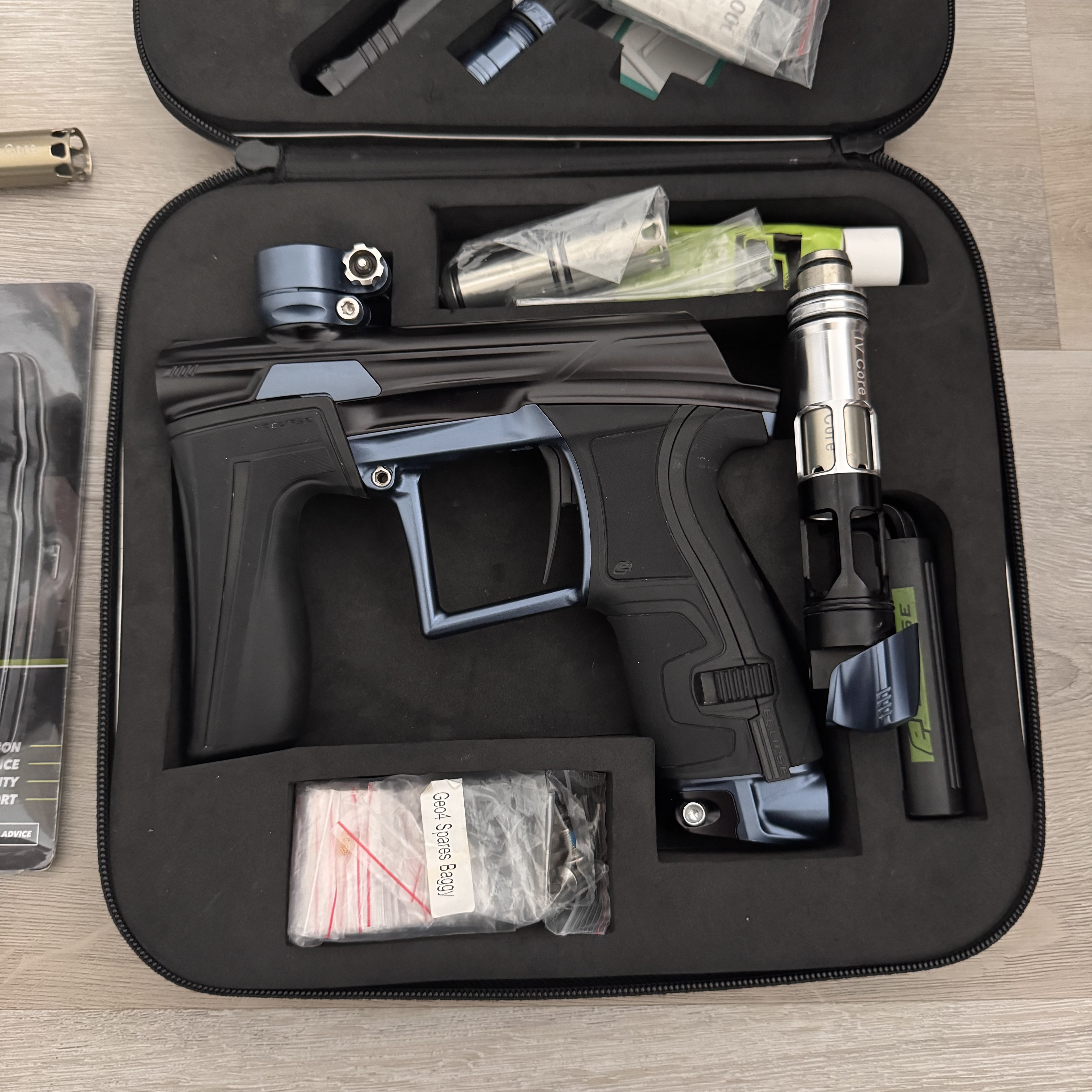 Geo 4 - Black/Blue + Extras