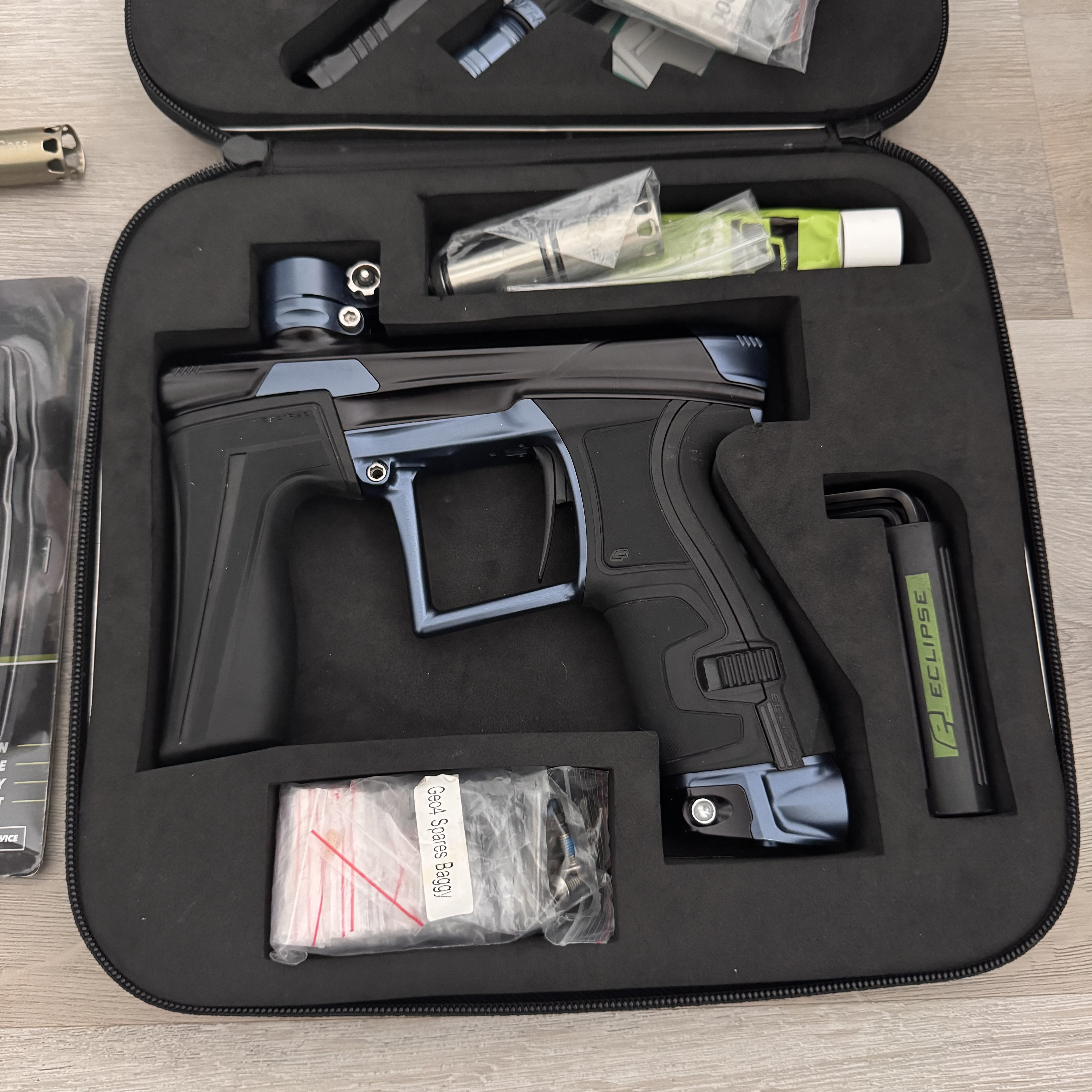 Geo 4 - Black/Blue + Extras