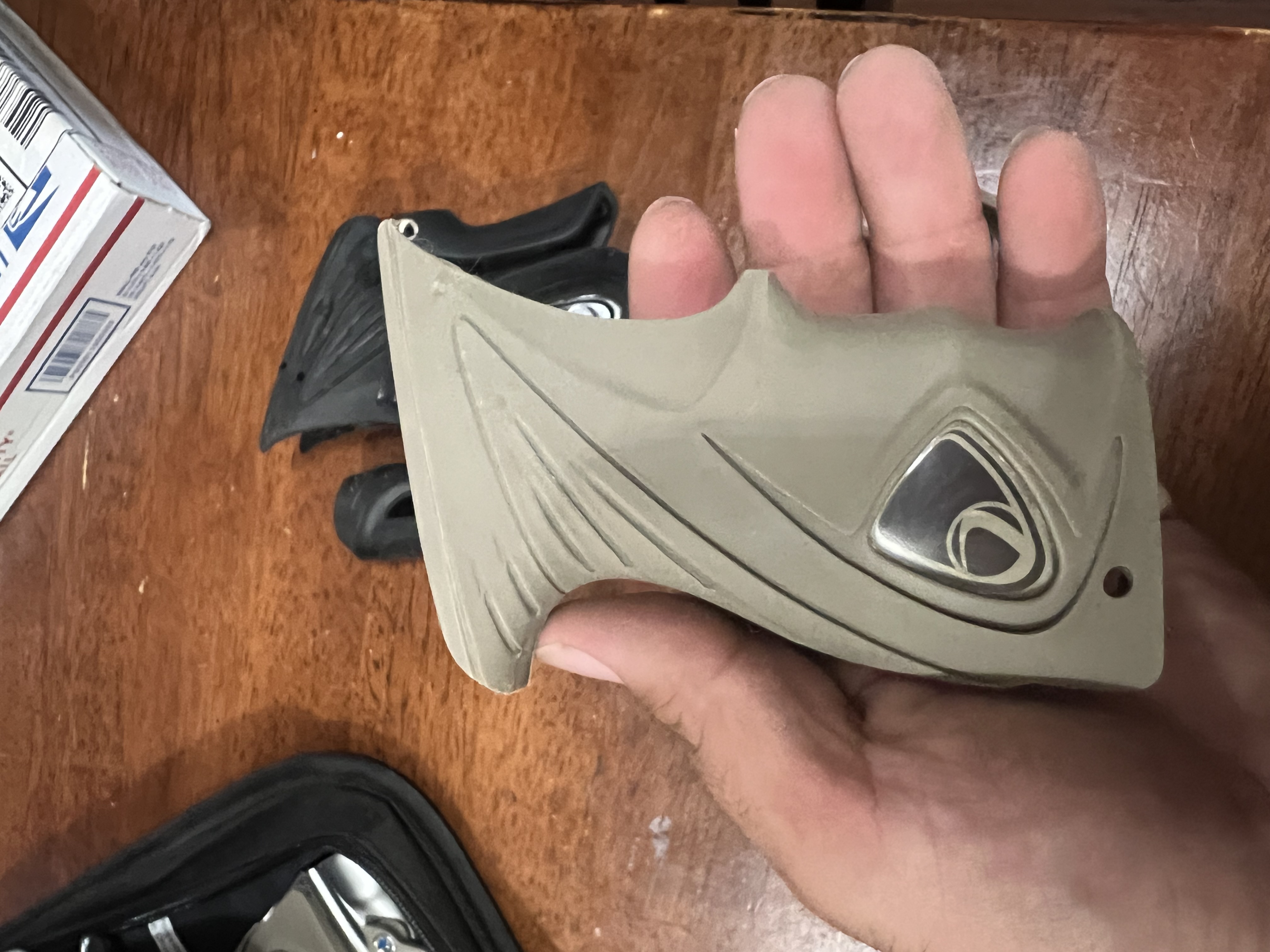 Blue/tan dye dm12