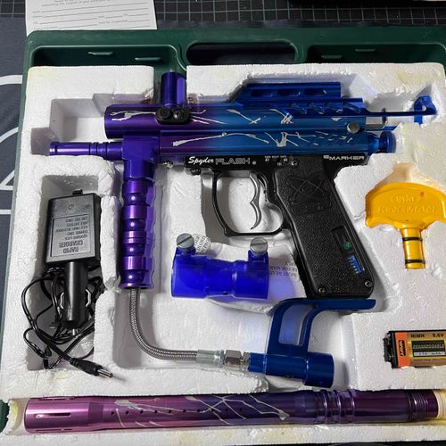 Kingman Spyder Flash  With Case, Matching Barrel & Accessories - Mint Condition
