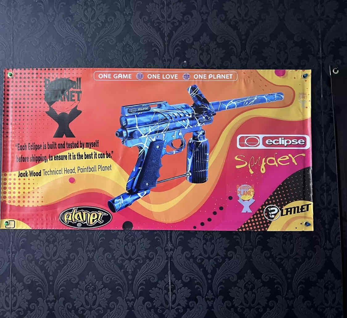 Black Friday: two banners for $150