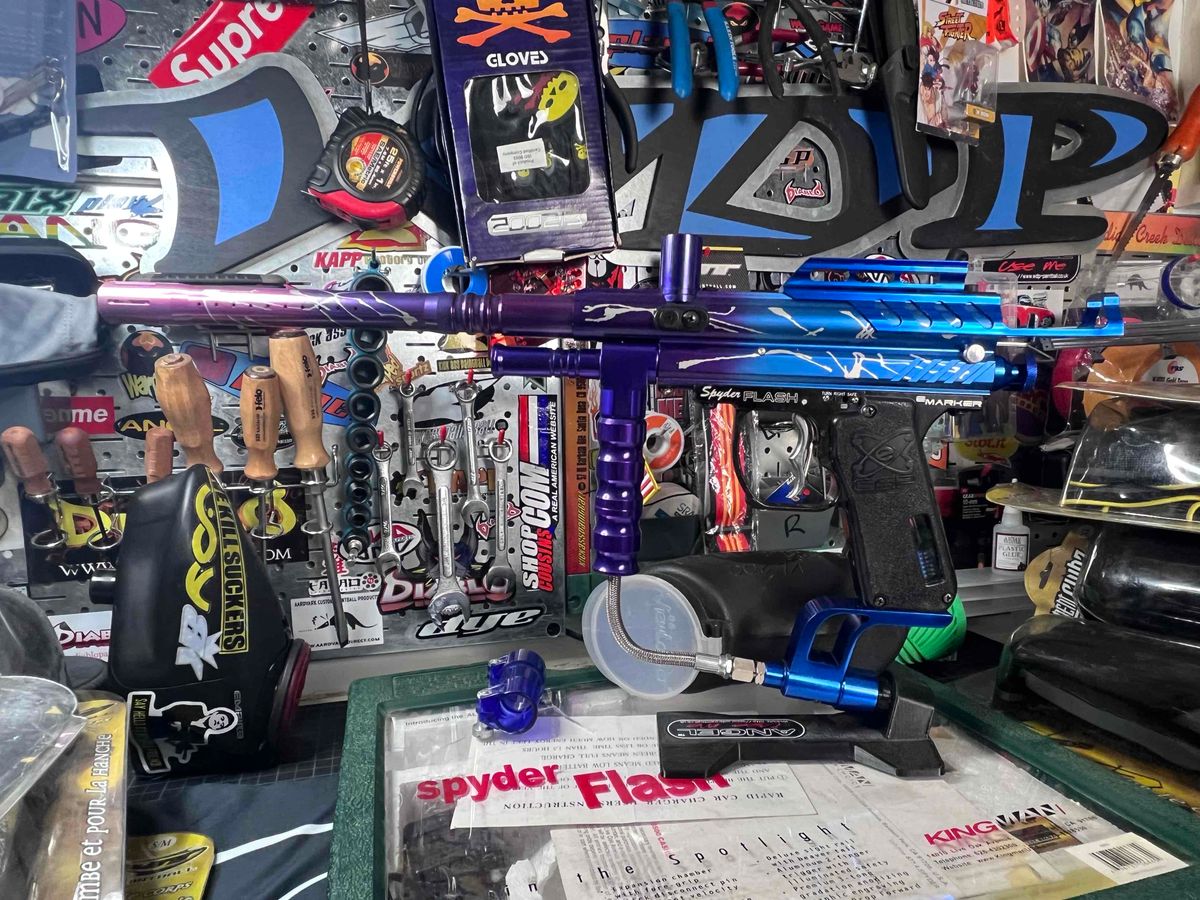 Kingman Spyder Flash  With Case, Matching Barrel & Accessories - Mint Condition