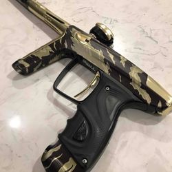 Luxe TM40 tigerstripe with gold accents