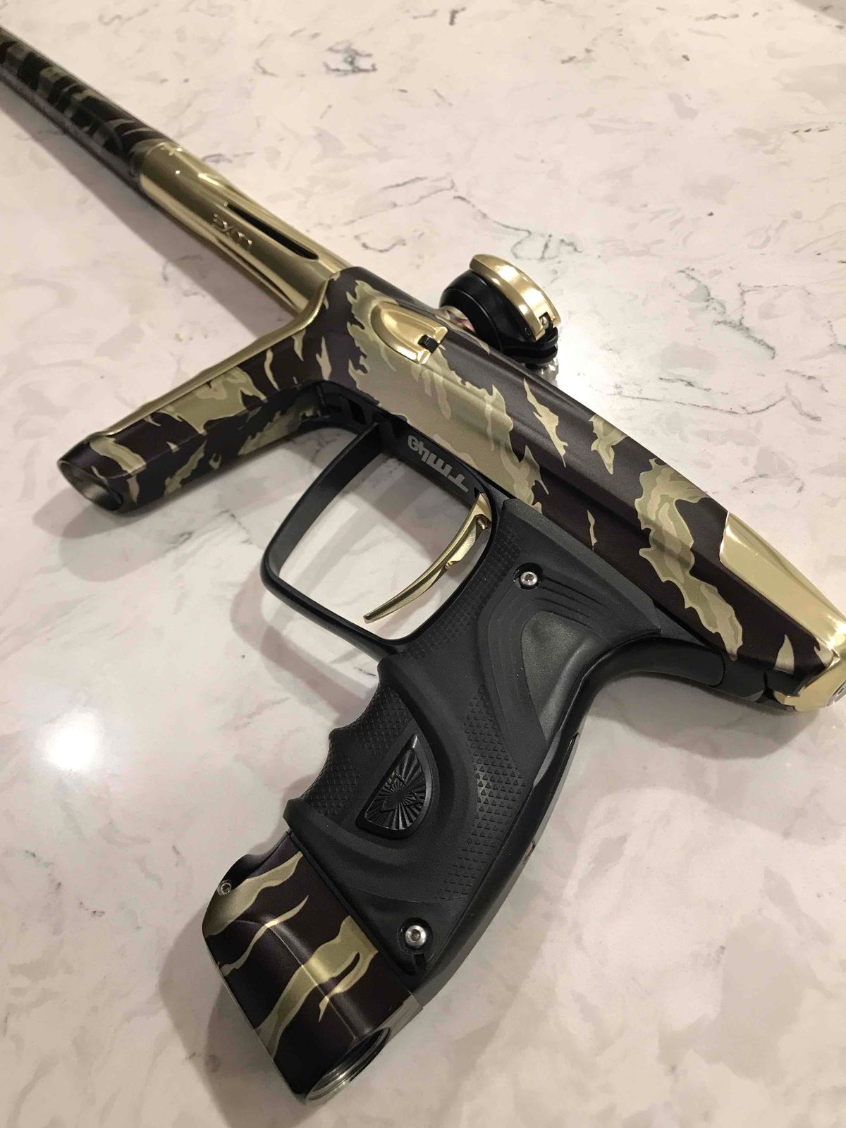 Luxe TM40 tigerstripe with gold accents