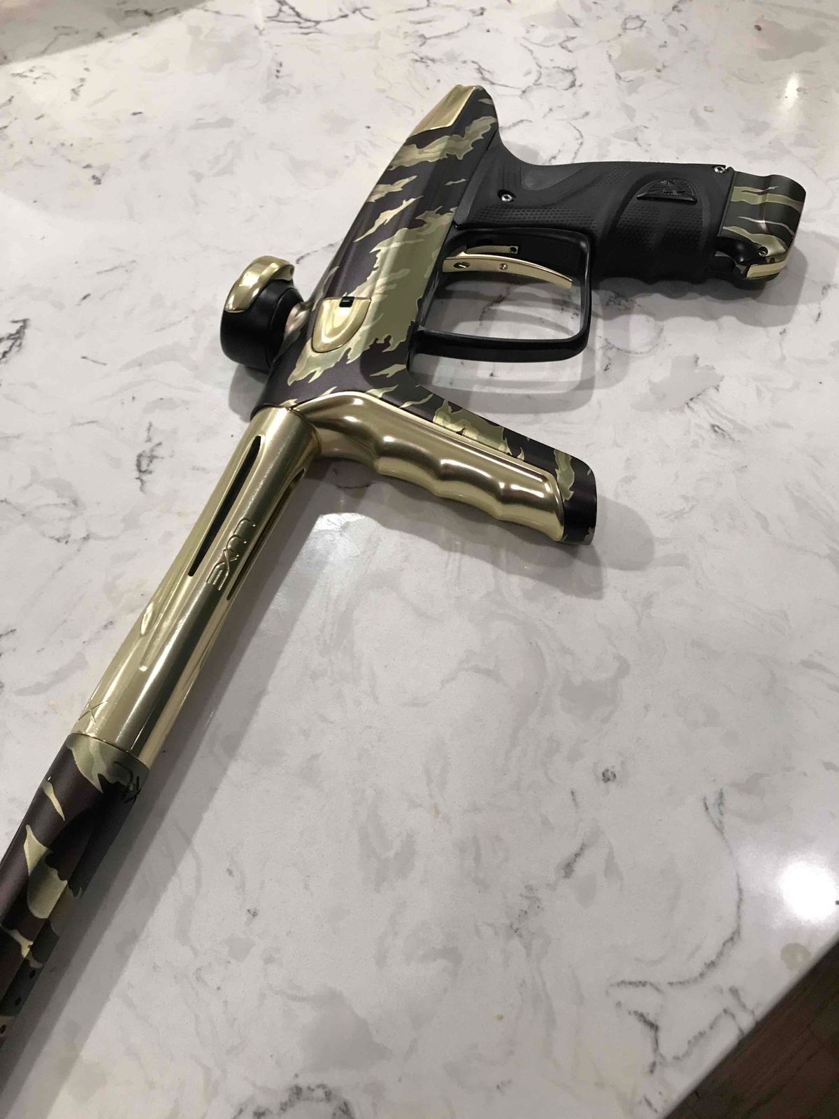 Luxe TM40 tigerstripe with gold accents