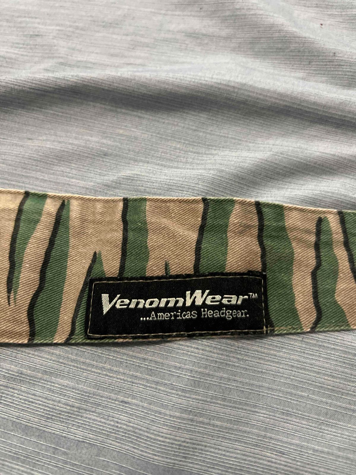 VenomWear Green/Tan Vertical