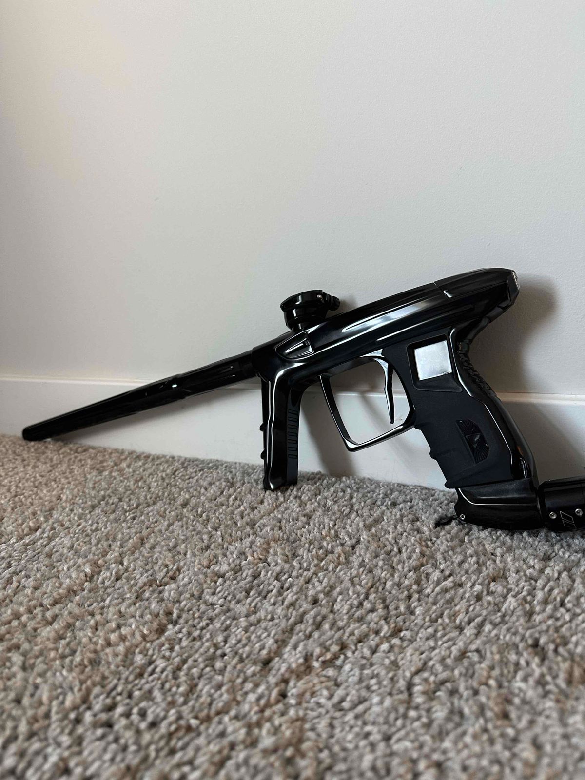 Gloss black idol