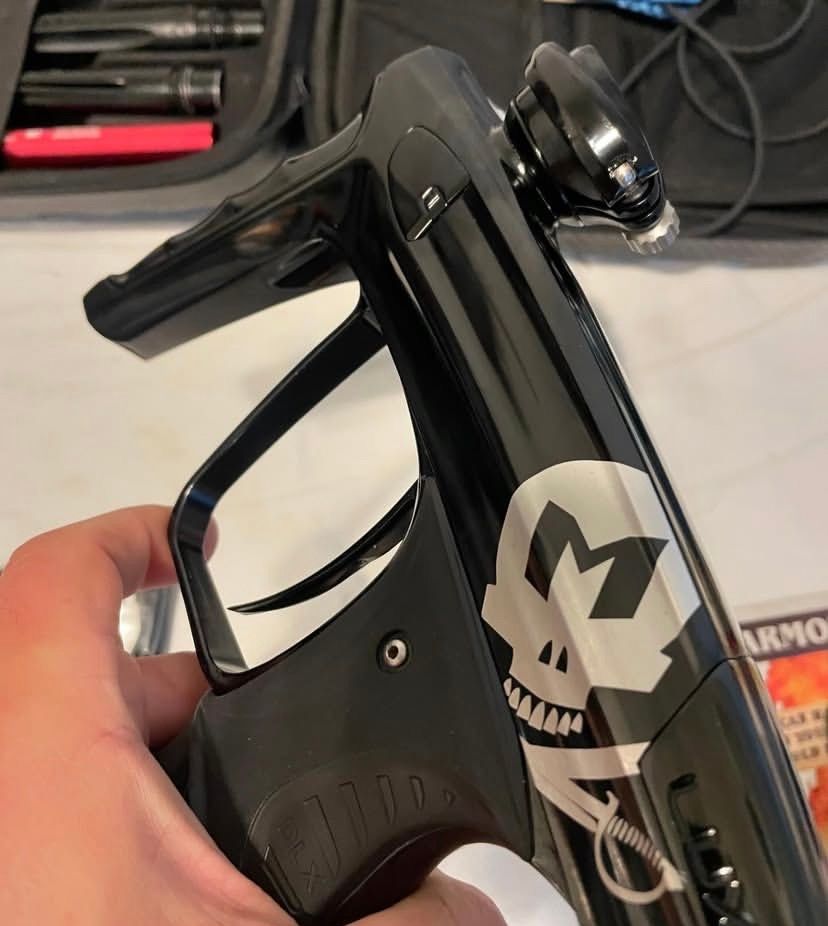DIx luxe x paintball marker