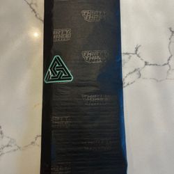 THIRTY THREE THREADS “SEDLEC” NEW 