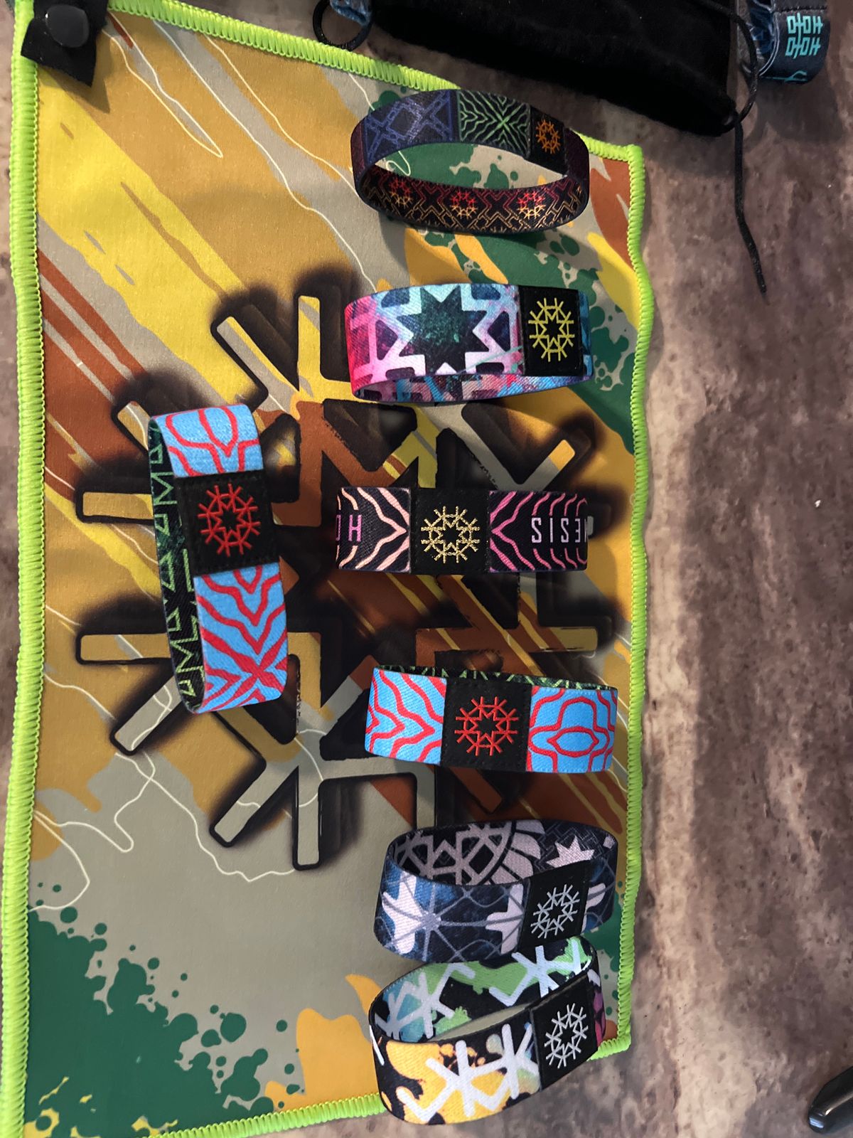 HORMESIS 7 wristbands, 1 lanyard,1 Black Velvet headband bag, 1 Micro fiber. 