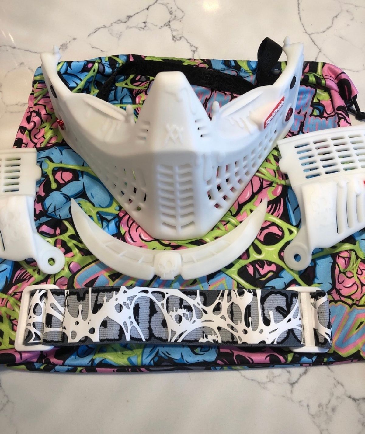 SUPER DEAD SUNDZAZE PRIMO WHITE COMBO 50” BRAND NEW MASK SET BOTTOMS/ EARS/ GOGGLE STRAP, BAG