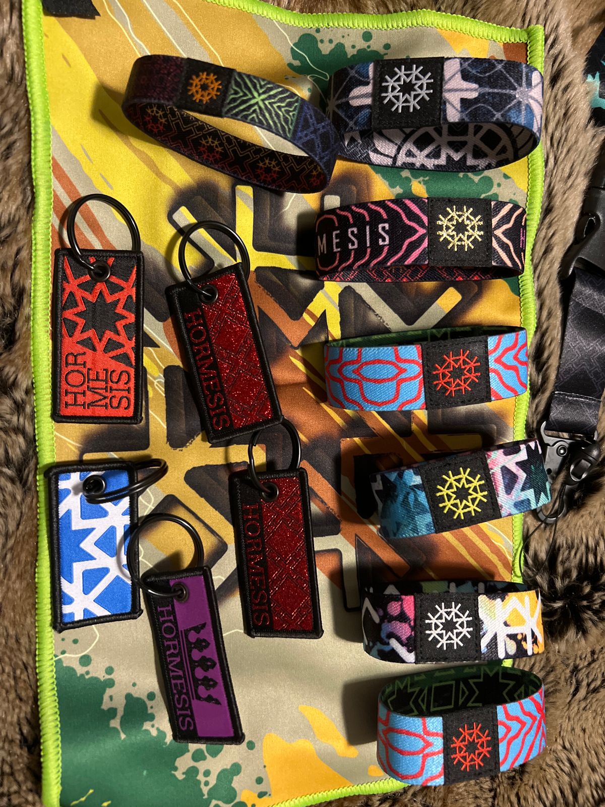 HORMESIS LOT 7 wristbands, 1 Black Bag, 1 Lanyard, 3 Hormesis pins and pouches 1 Micro fiber NEW!!!!