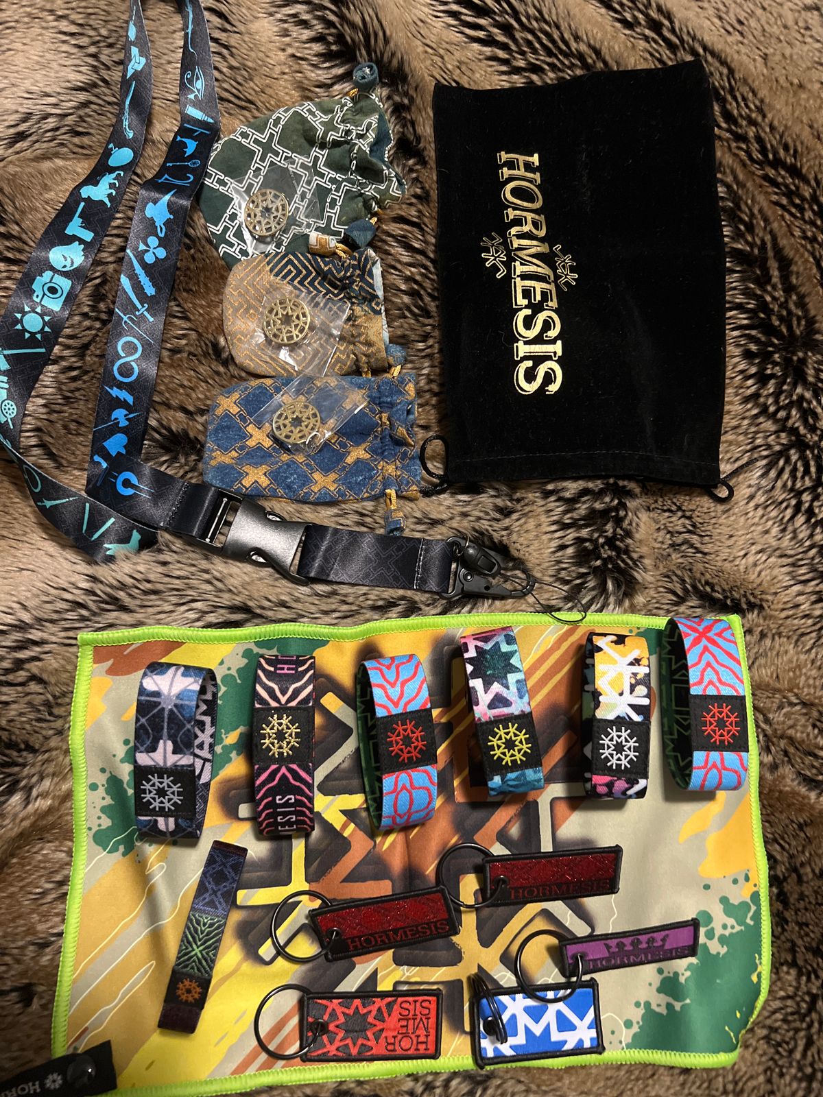 HORMESIS LOT 7 wristbands, 1 Black Bag, 1 Lanyard, 3 Hormesis pins and pouches 1 Micro fiber NEW!!!!