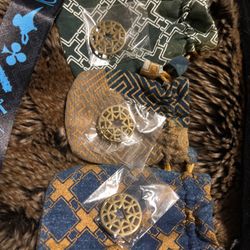 HORMESIS LOT 7 wristbands, 1 Black Bag, 1 Lanyard, 3 Hormesis pins and pouches 1 Micro fiber NEW!!!!