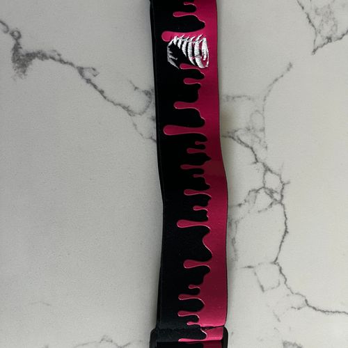 ENEMY OF THE STATE & TWISTER COLLABORATION GOGGLE STRAP BLACK & PINK NEW!!!