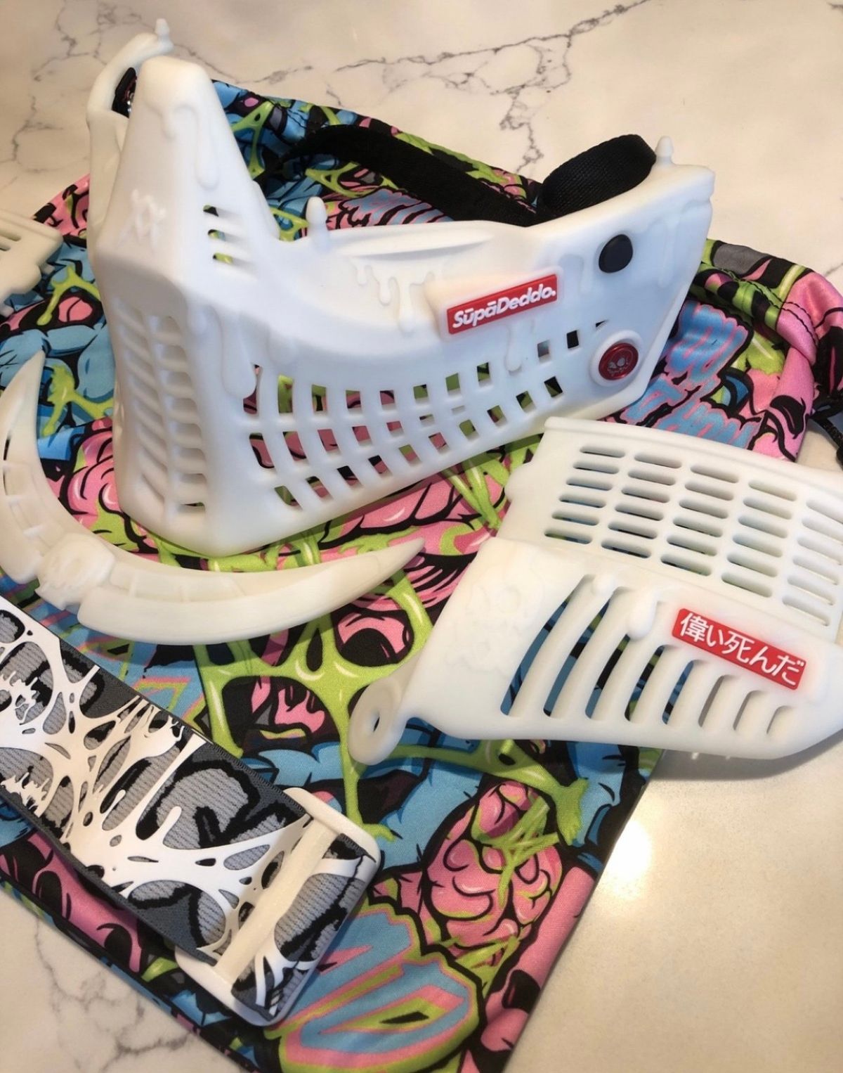 SUPER DEAD SUNDZAZE PRIMO WHITE COMBO 50” BRAND NEW MASK SET BOTTOMS/ EARS/ GOGGLE STRAP, BAG