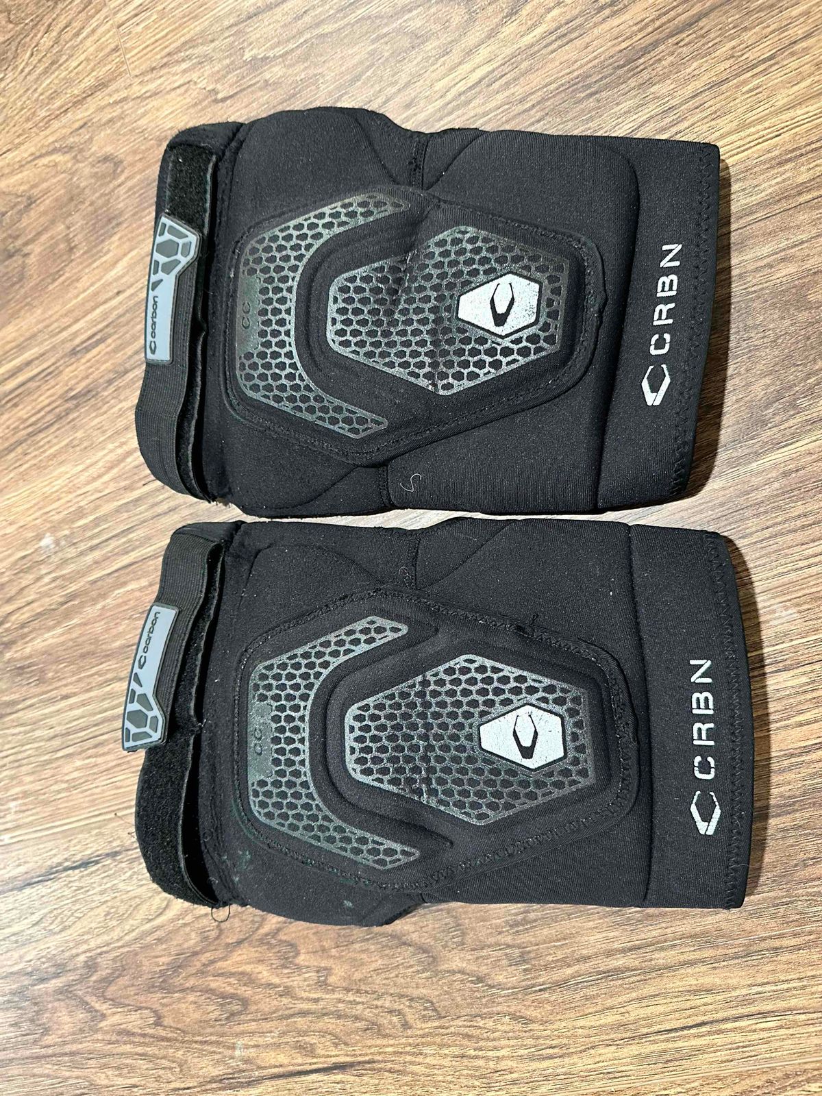 Carbon XL Knee pads