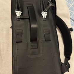 FNDN® MODULAR M6 WATERPROOF BACKPACK - 31L