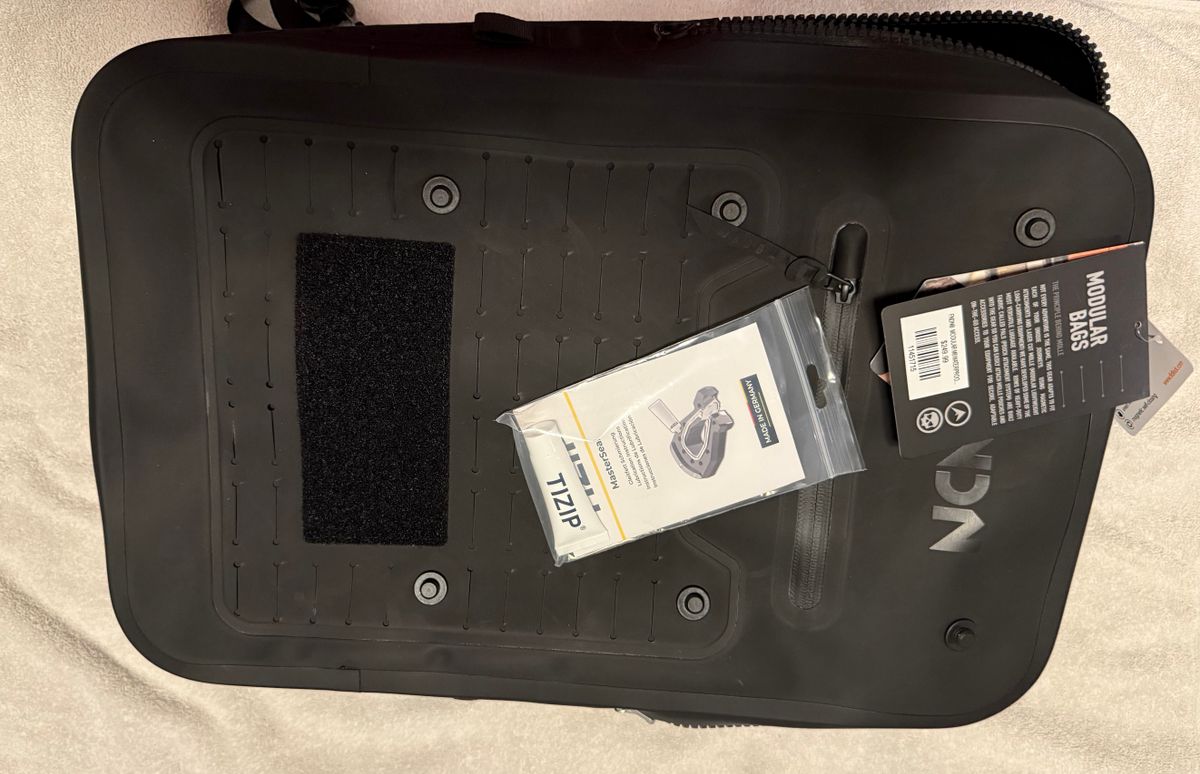 FNDN® MODULAR M6 WATERPROOF BACKPACK - 31L