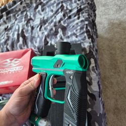 New Axe 2.0 W/ Dye Rotor Hopper
