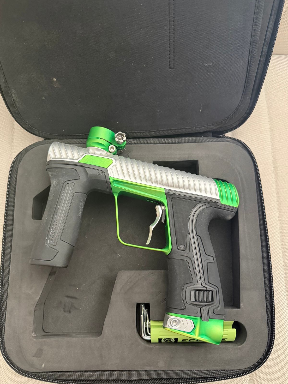 ICON Twister Cs3 w/ matching Mech Frame