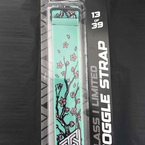 ThirtyThreeThreads “Sakuya” strap