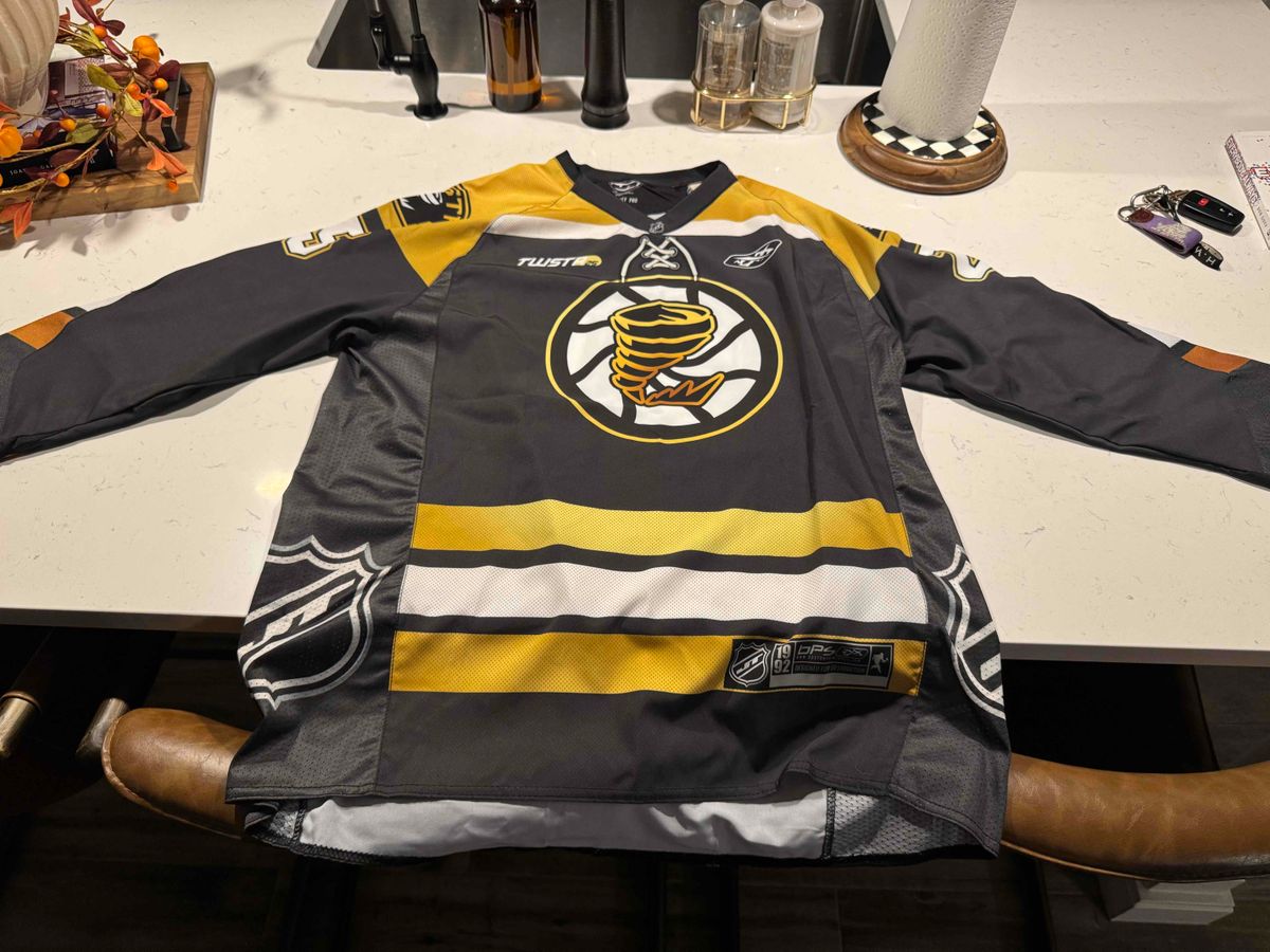 TWSTR Stormchaser Jersey + Tech Tee - LARGE