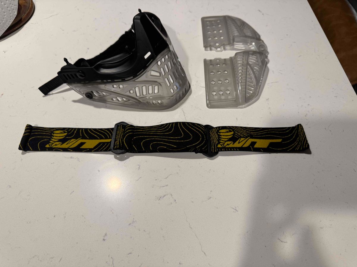 TWSTR REVO 2 Smoke + Stormchaser Strap