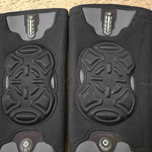 Smart Parts Knee Pads