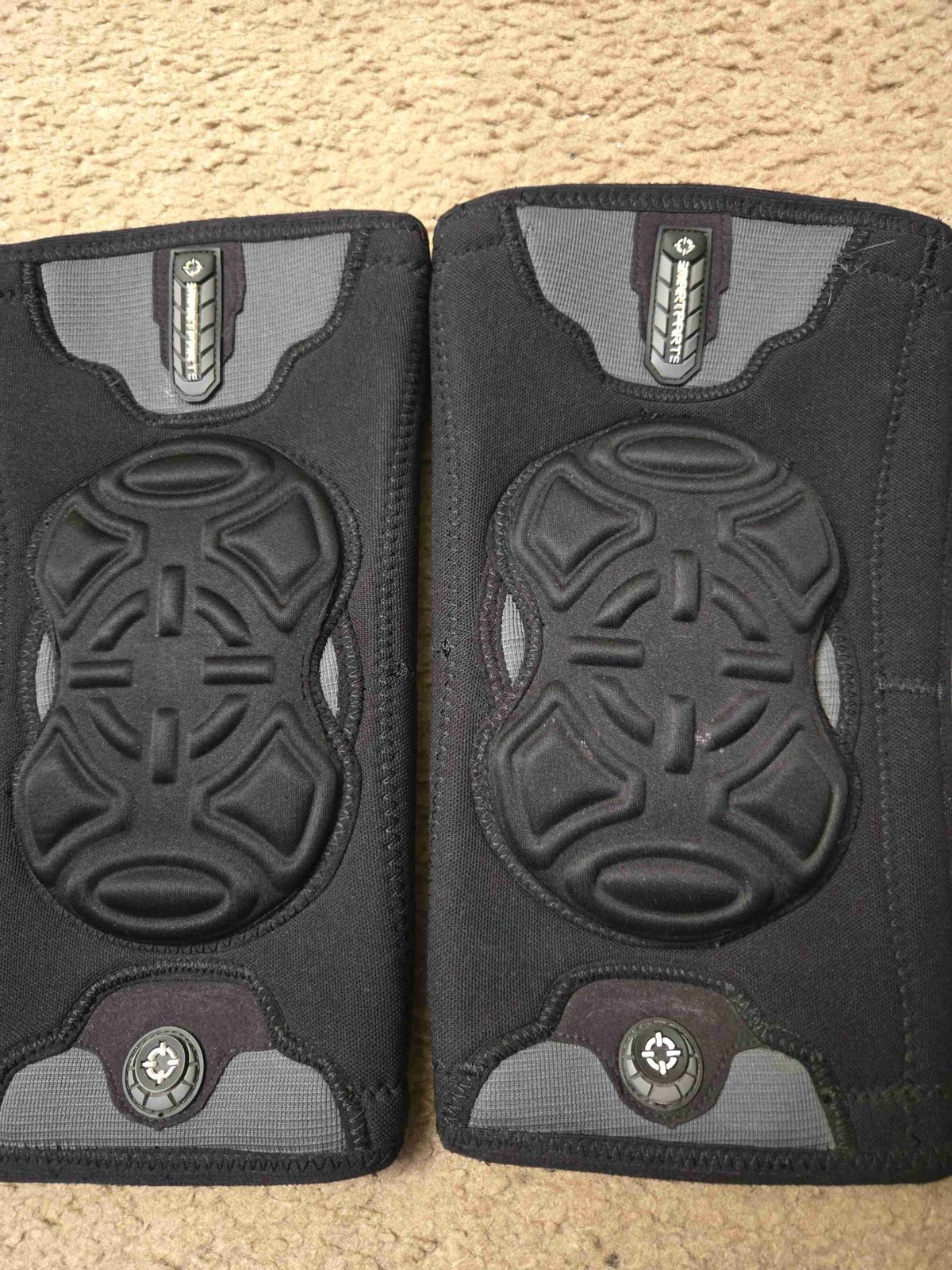 Smart Parts Knee Pads