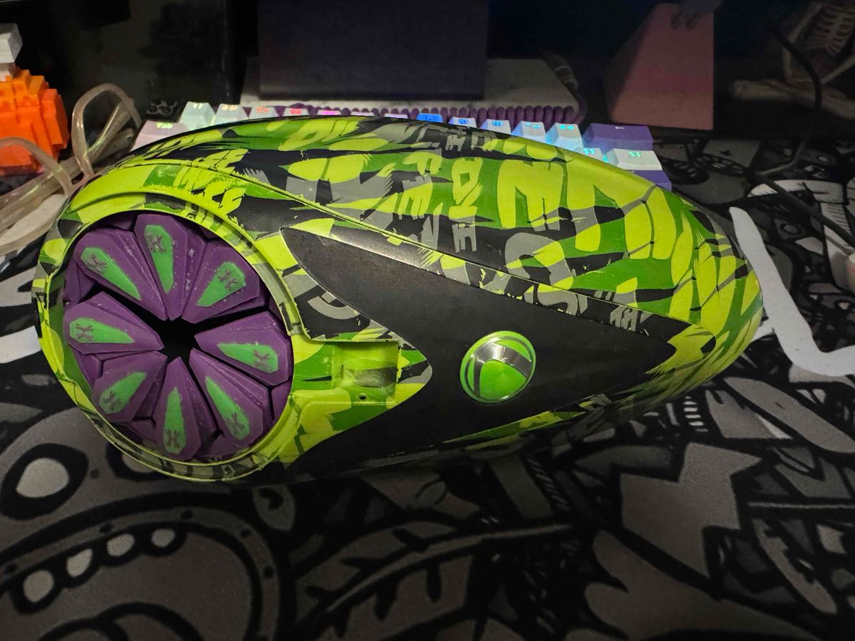 Dye LTR loader/hopper