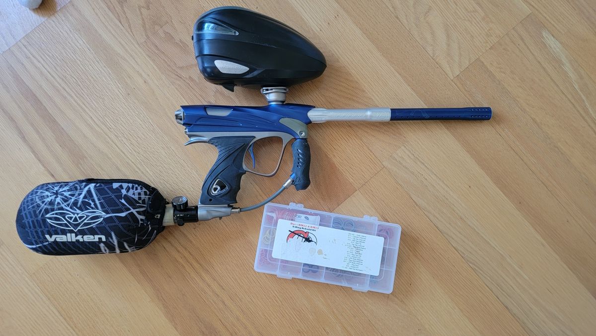 Dye DM12
