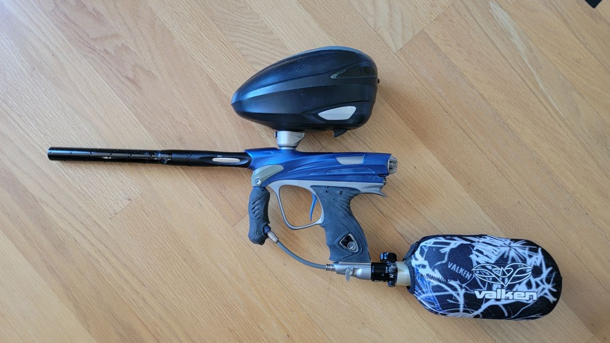 Dye DM12