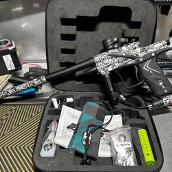 CANADA Planet Eclipse Etek 4 lt 