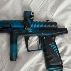 Perfect condition Field One G6R Ripper