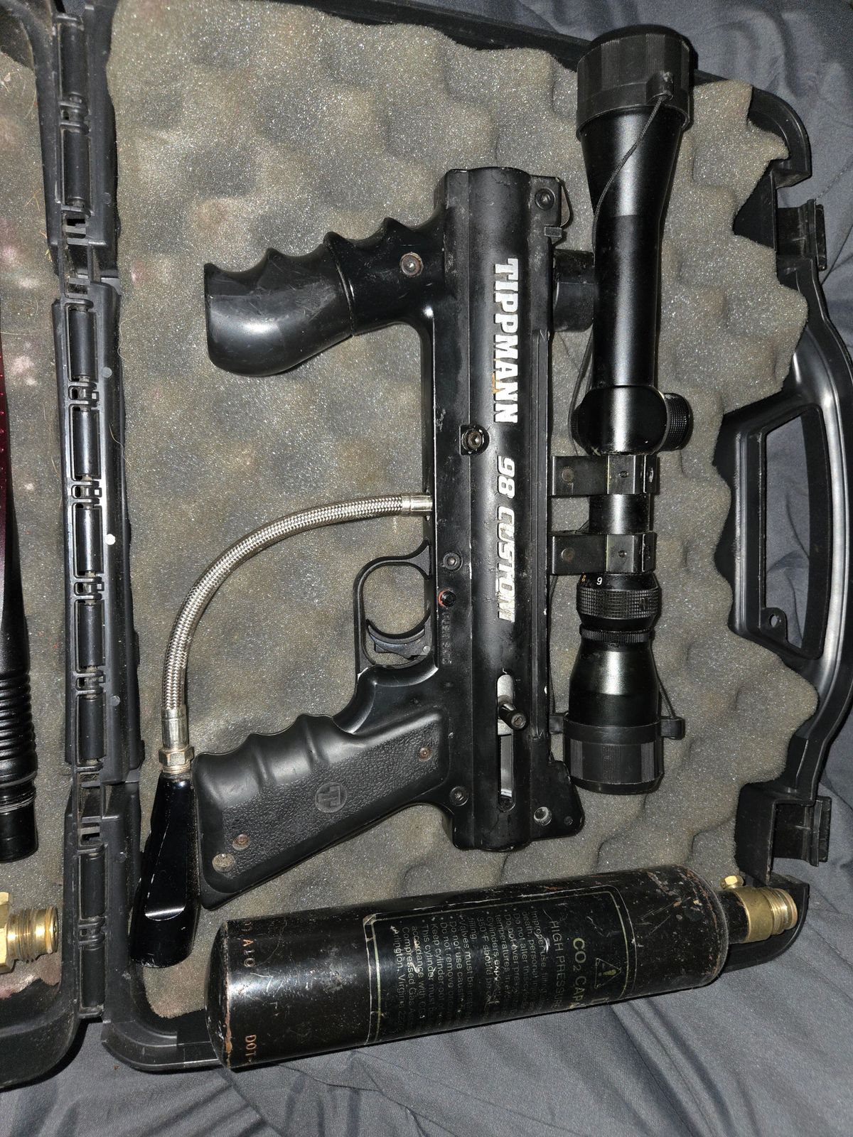 Paintball Starter Lot – Tippmann 98 Custom with scope and foregrip & Spyder Imagine with 2 co2 tanks and aftermarket barrel 