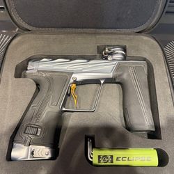 Infamous R5 (Like New)