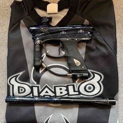 Black icon dye dm7