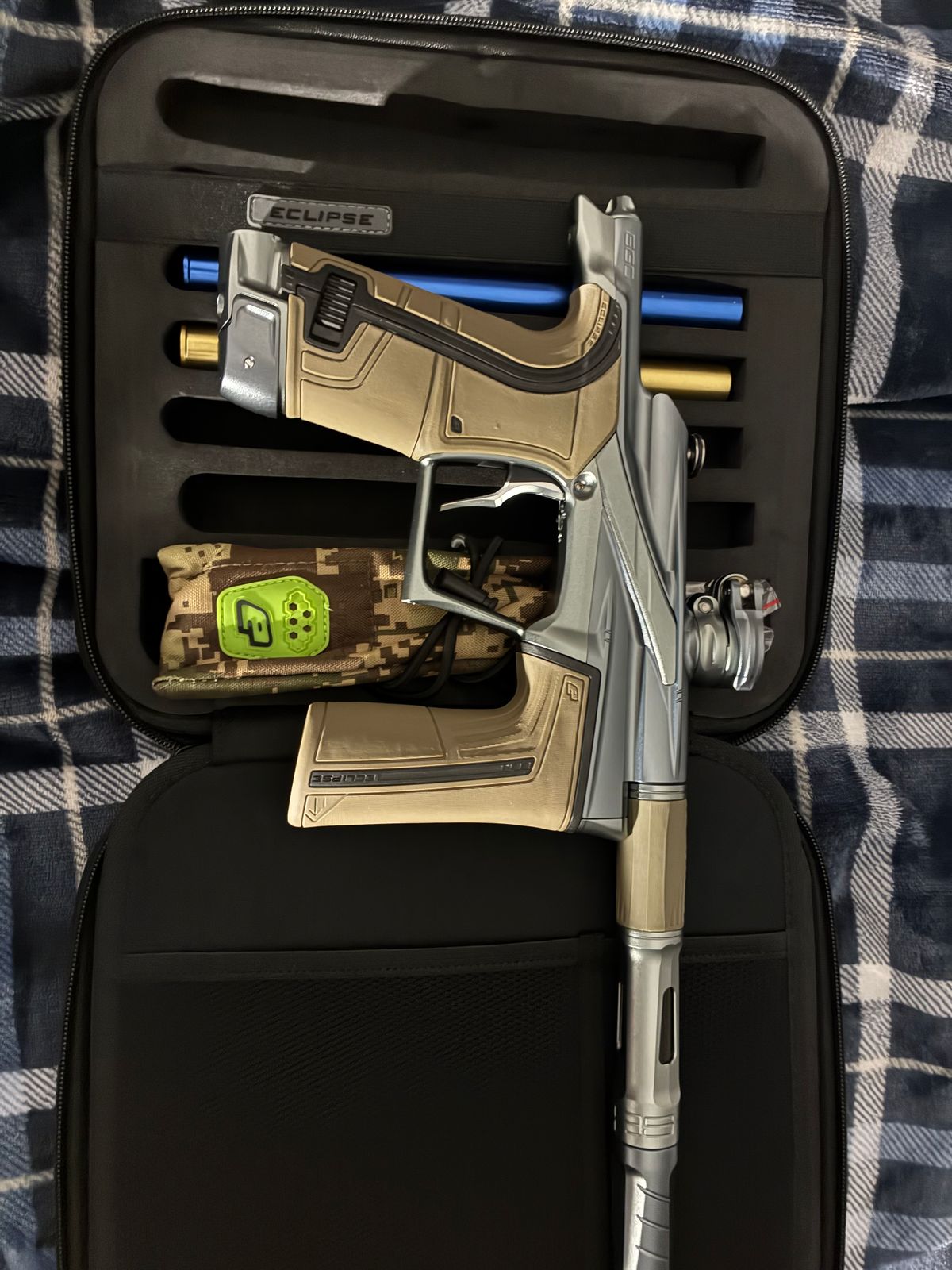 Lv2 with tan grips 