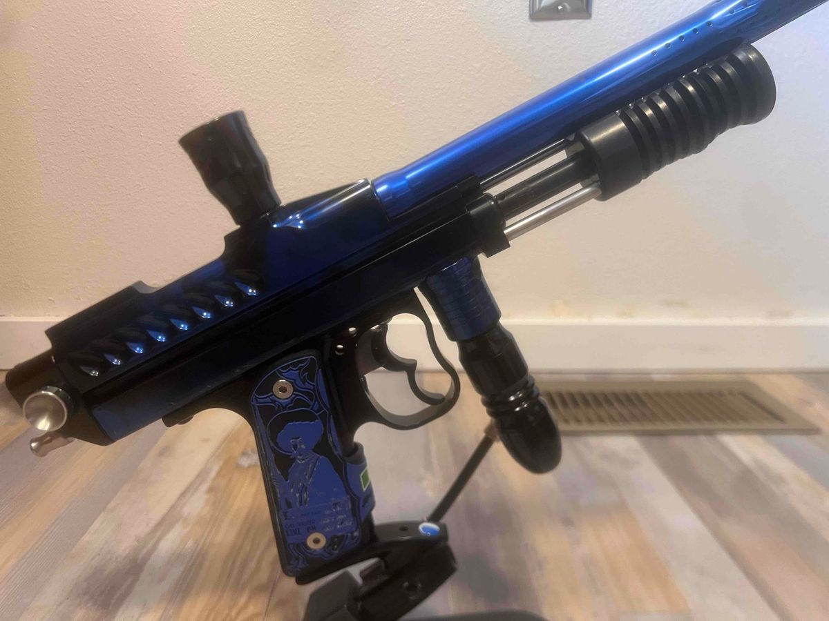 Warped Sportz Dark Pump Autococker
