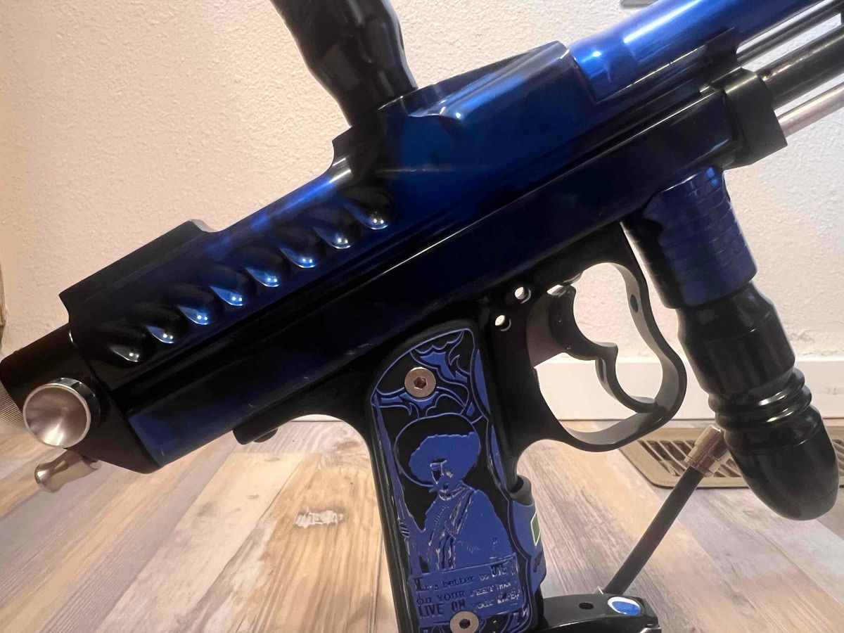 Warped Sportz Dark Pump Autococker