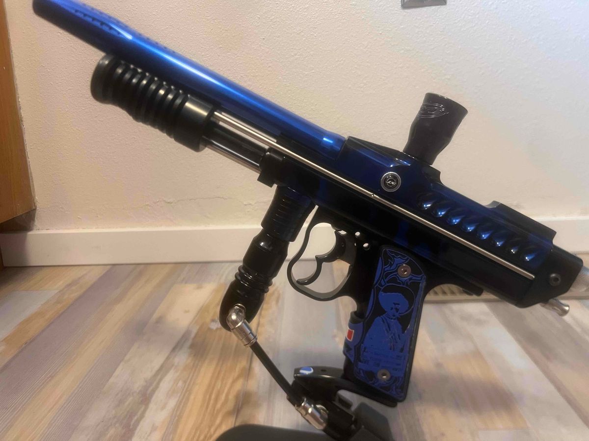 Warped Sportz Dark Pump Autococker