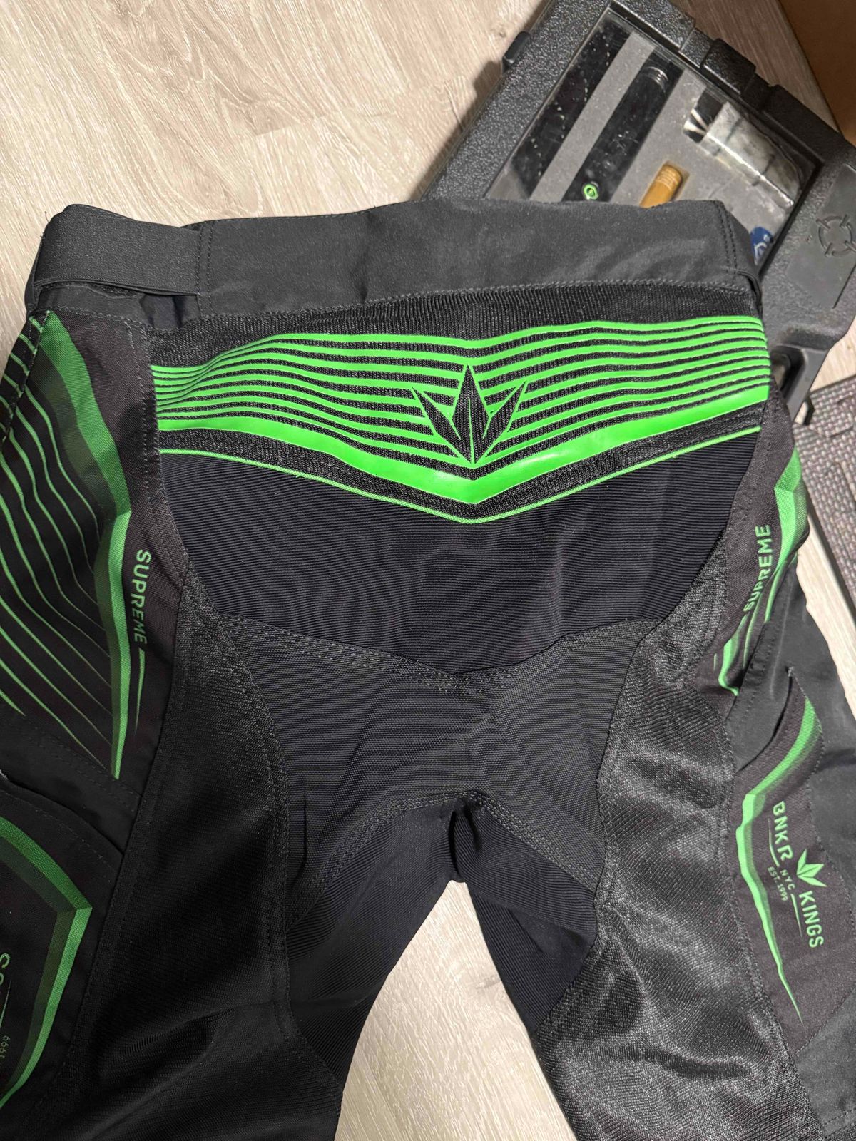 Bunkerkings Supreme Green fittedpants size M 32”-34” with +/- 1” with elastic/velcro wasteband 