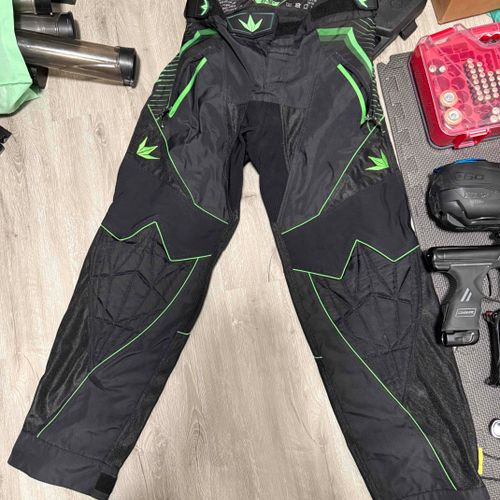 Bunkerkings Supreme Green fittedpants size M 32”-34” with +/- 1” with elastic/velcro wasteband 