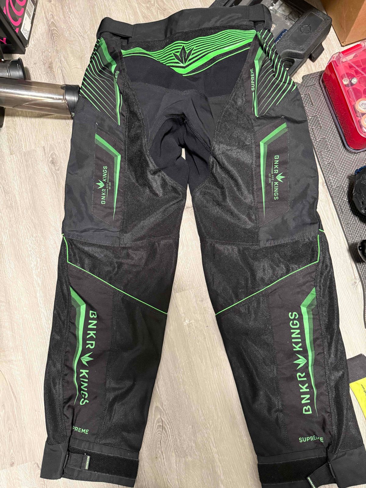 Bunkerkings Supreme Green fittedpants size M 32”-34” with +/- 1” with elastic/velcro wasteband 