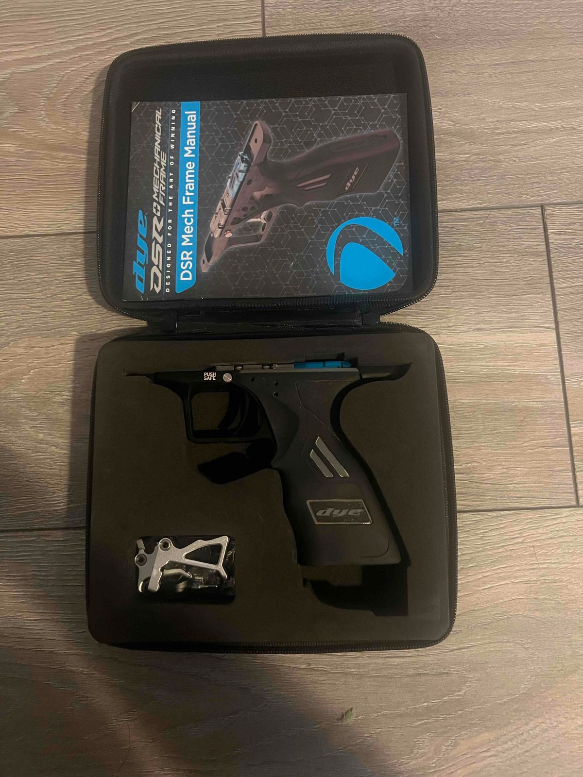 Dye Dsr+ free flow crown pipe rare 1 of 6