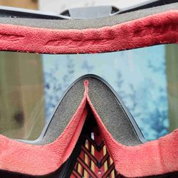 Dye I5 Red and Black Mask